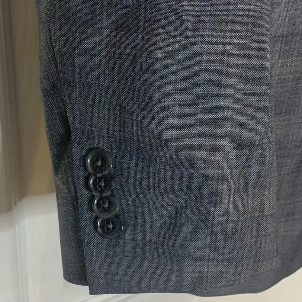 Tommy Hilfiger Modern Fit Gray Plaid Sport Coat Size 41